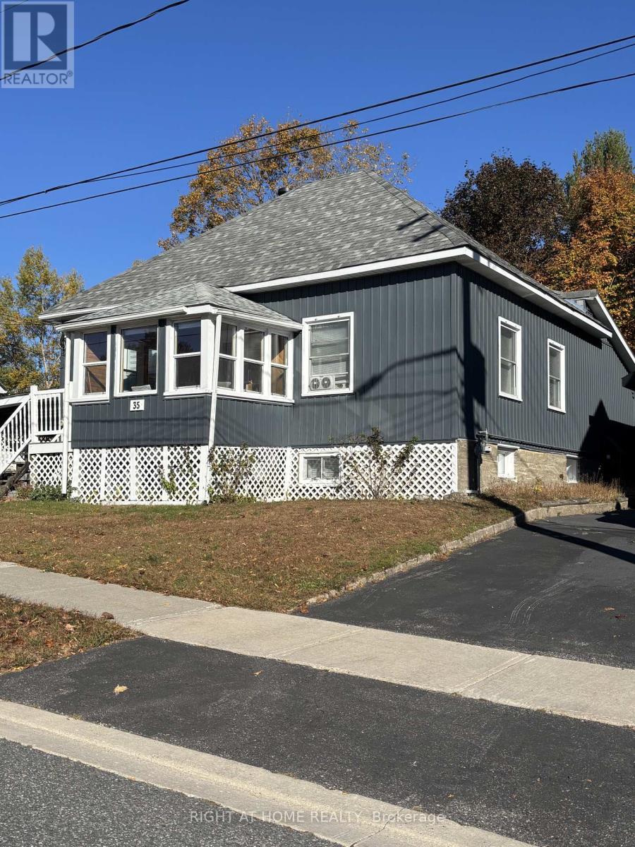 35 Cascade Street, Parry Sound, Ontario  P2A 1J8 - Photo 4 - X14091948