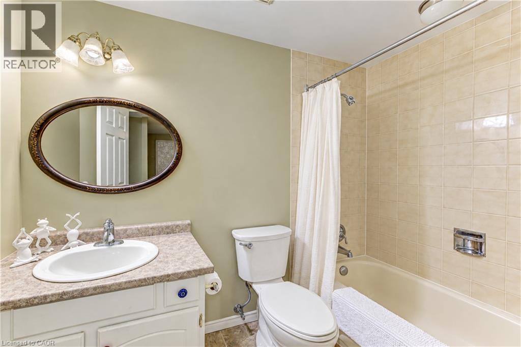 406 Craigleith Drive Unit# 3, Waterloo, Ontario  N2L 5T2 - Photo 27 - 40871470