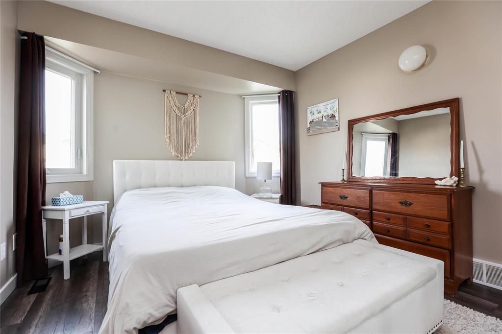40 Maplegrove Road, Winnipeg, Manitoba  R2V 4J3 - Photo 10 - 202625896