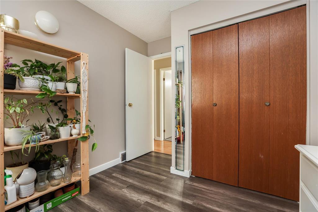 40 Maplegrove Road, Winnipeg, Manitoba  R2V 4J3 - Photo 14 - 202625896
