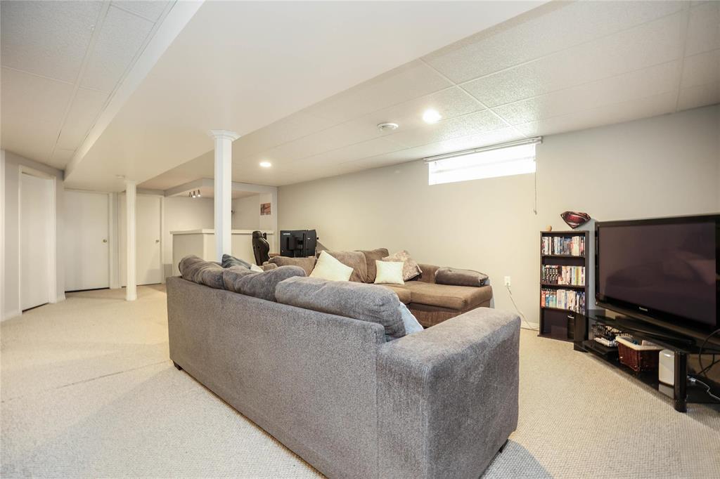 40 Maplegrove Road, Winnipeg, Manitoba  R2V 4J3 - Photo 16 - 202625896