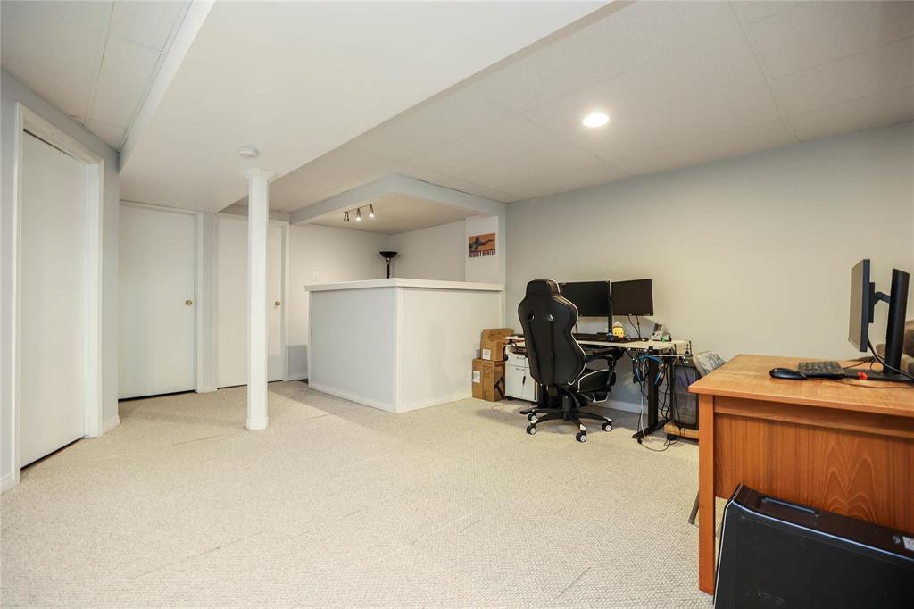 40 Maplegrove Road, Winnipeg, Manitoba  R2V 4J3 - Photo 17 - 202625896