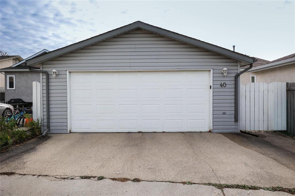 40 Maplegrove Road, Winnipeg, Manitoba  R2V 4J3 - Photo 25 - 202625896