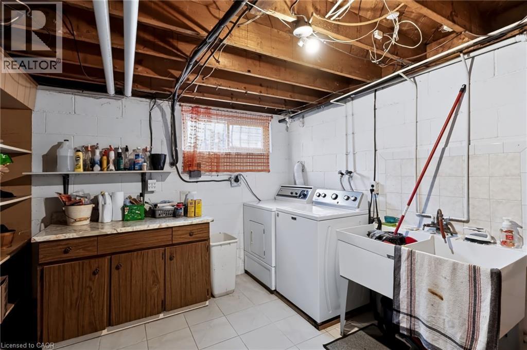 261 Carla Avenue, Stoney Creek, Ontario  L8G 3M9 - Photo 32 - 40867518