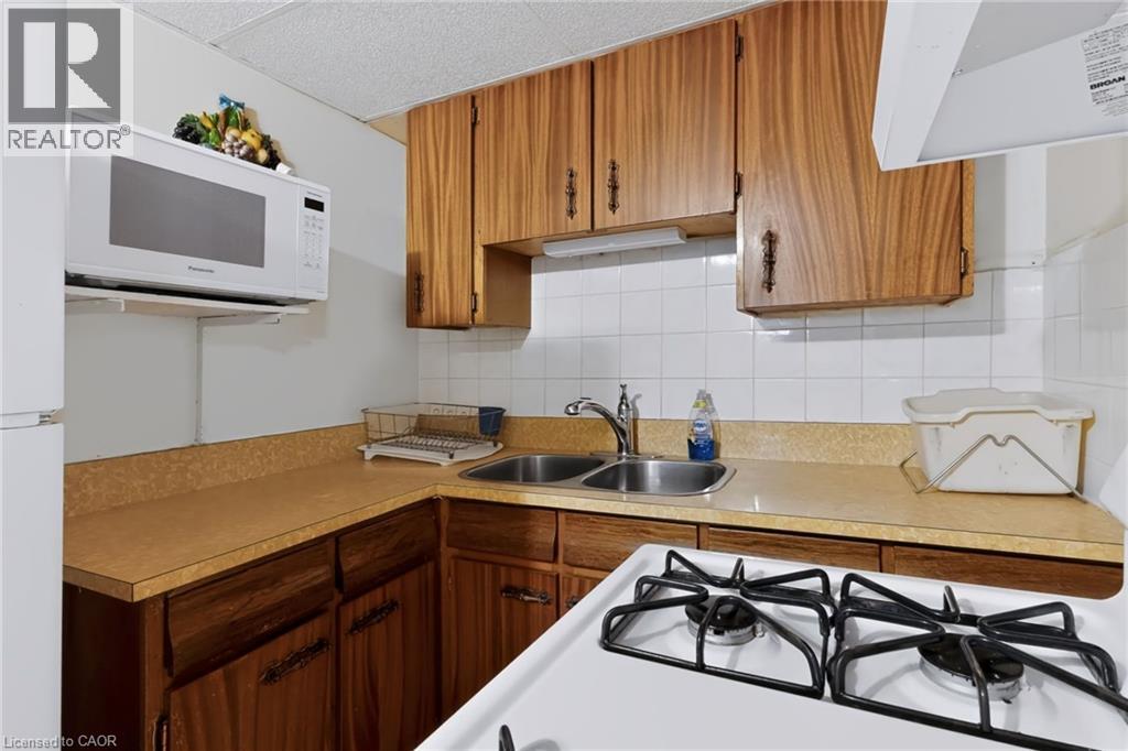 261 Carla Avenue, Stoney Creek, Ontario  L8G 3M9 - Photo 24 - 40867518