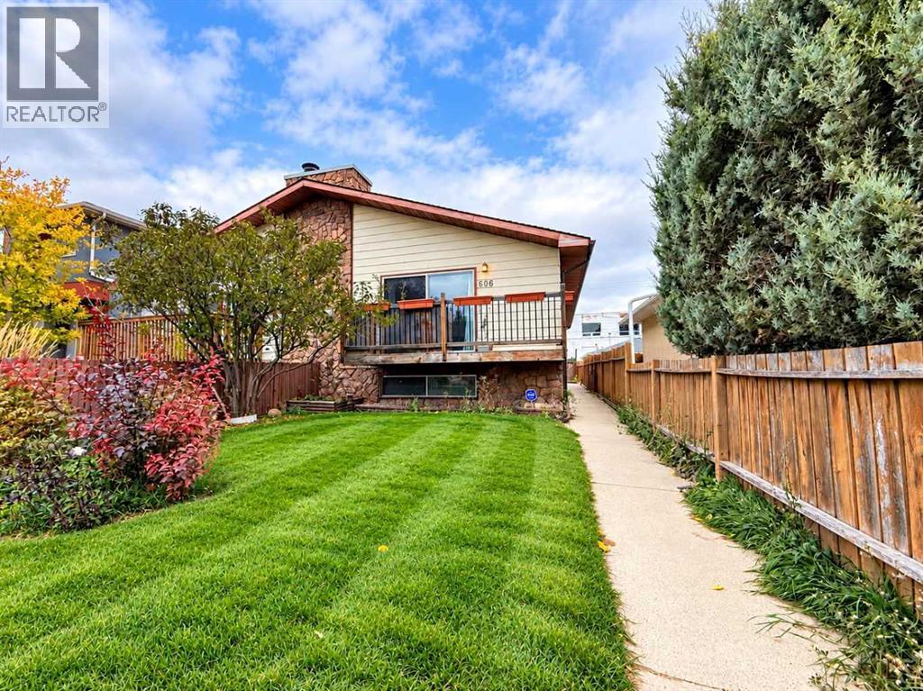 606 34 Avenue NE, Calgary, Alberta  T2E 2K2 - Photo 1 - A2352516