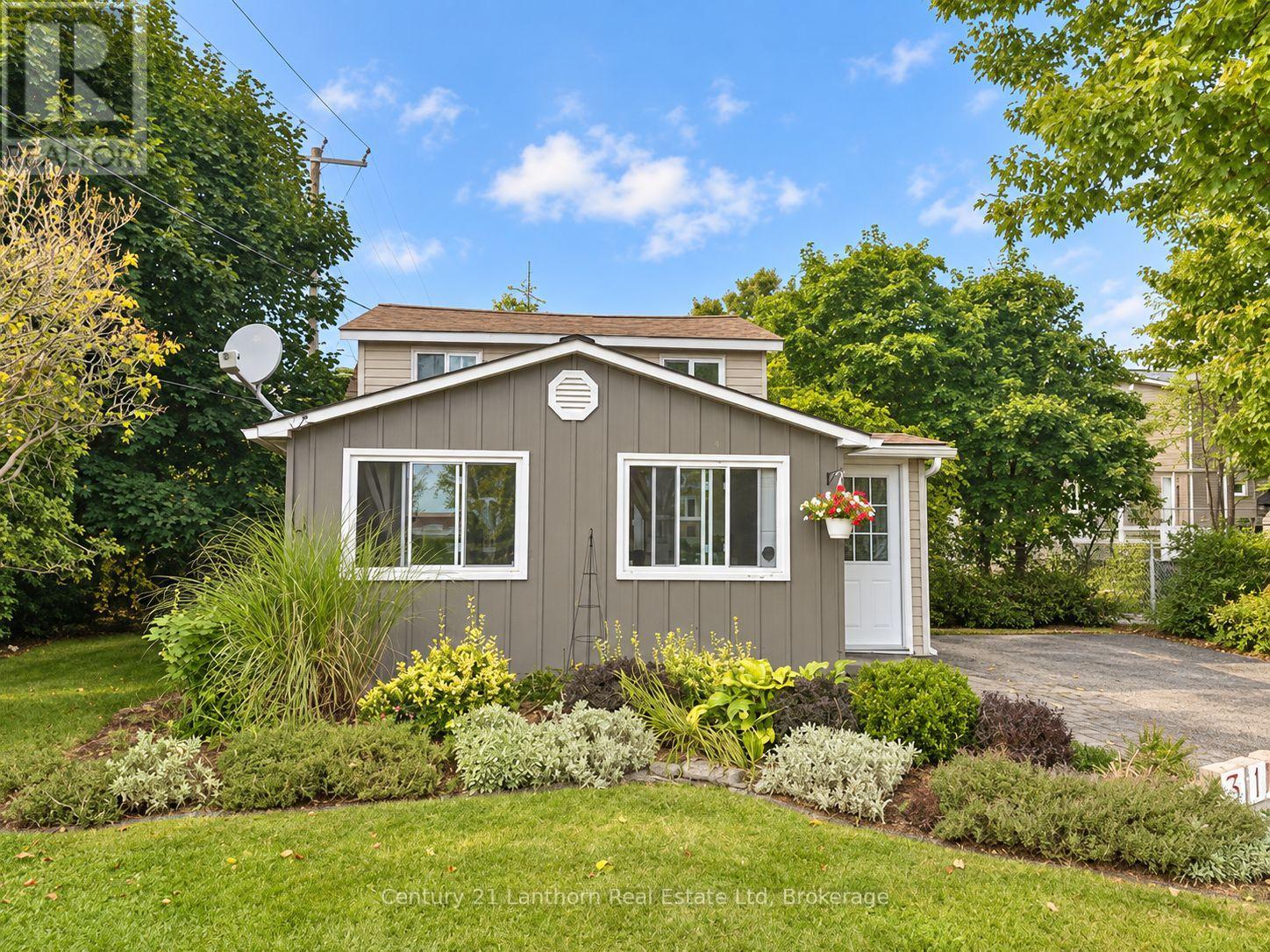 314 SECOND AVENUE, Prince Edward County, Ontario