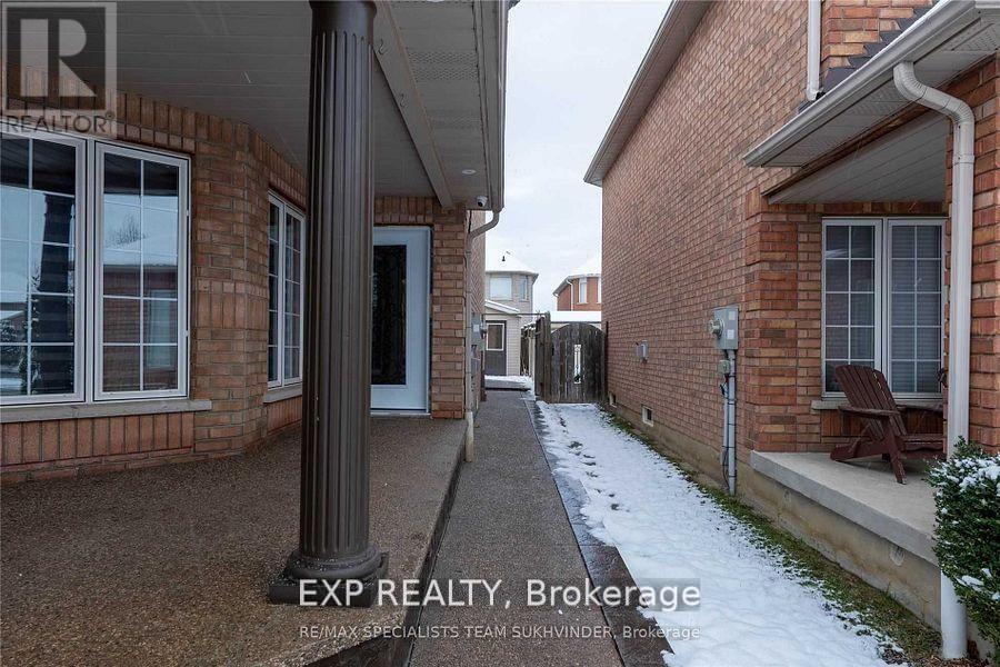 Lower - 4 Trailview Lane, Caledon, Ontario  L7E 2V7 - Photo 2 - W14091974