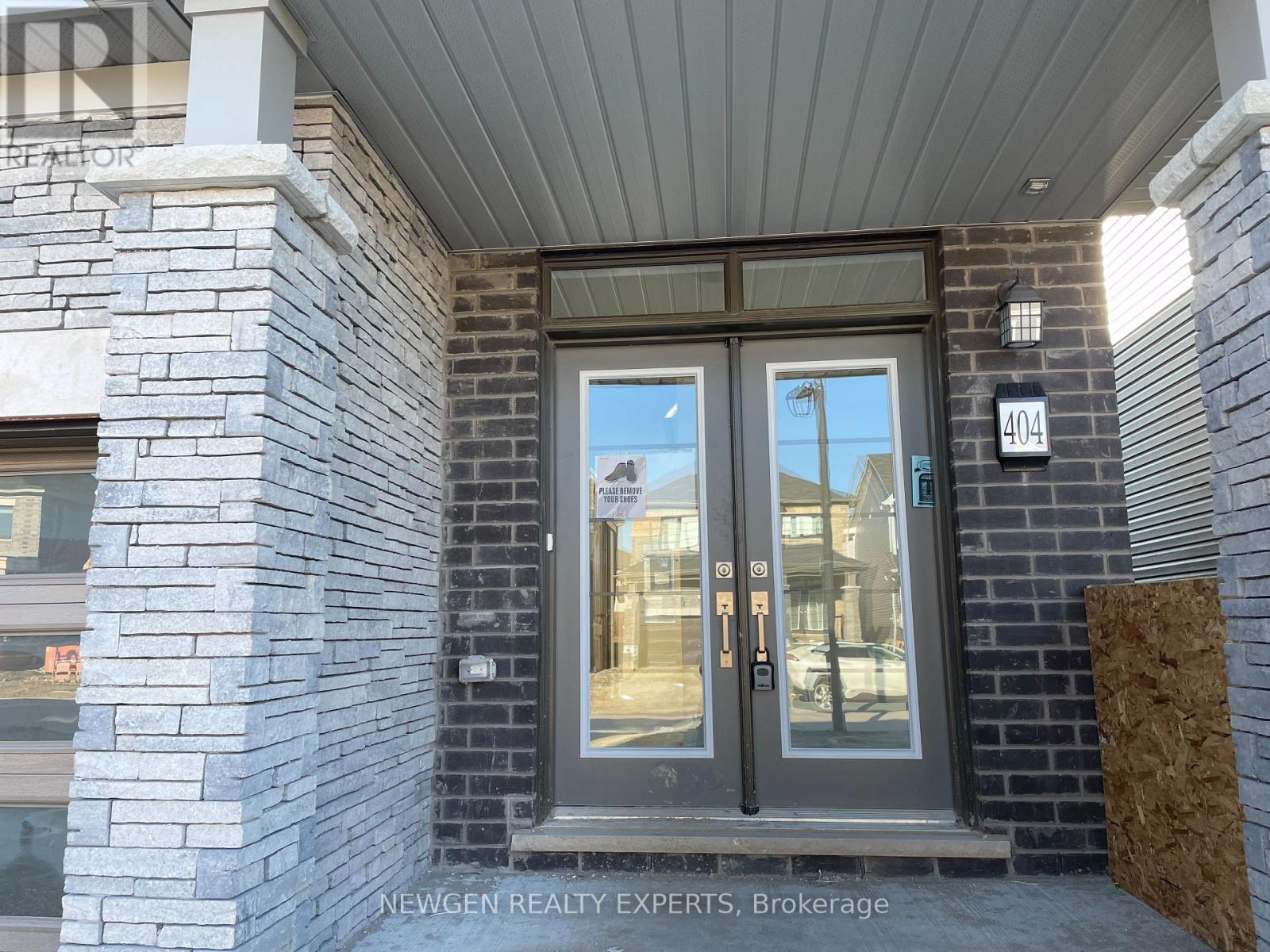 404 DOLMAN STREET, Woolwich, Ontario