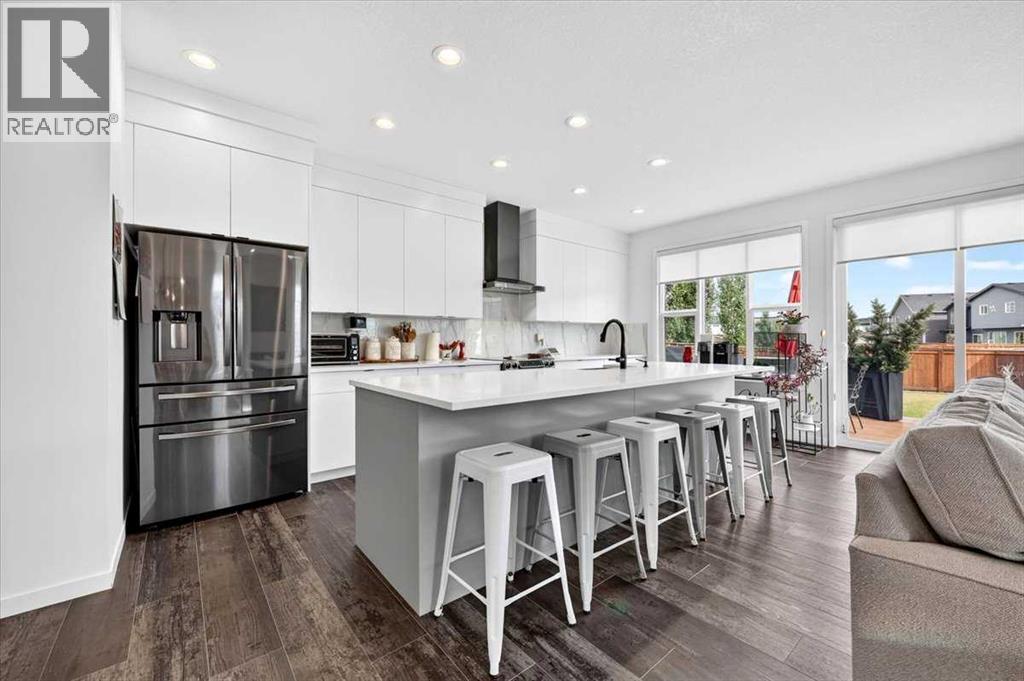 32 Cranbrook Bay SE