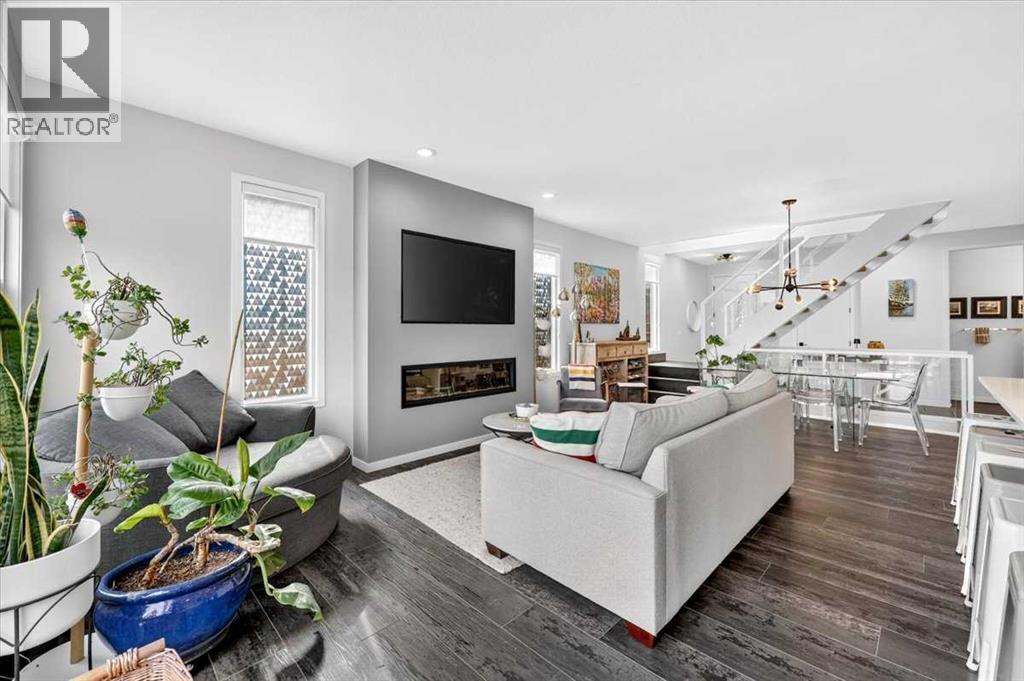 32 Cranbrook Bay SE