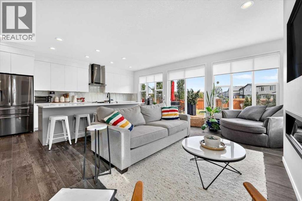 32 Cranbrook Bay SE