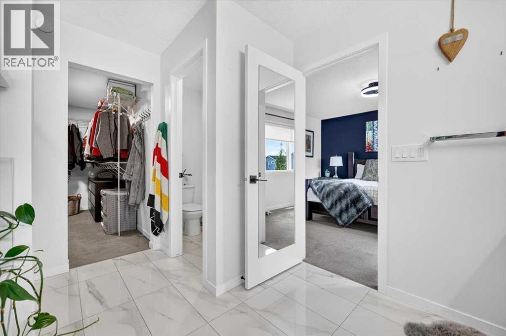 32 Cranbrook Bay SE