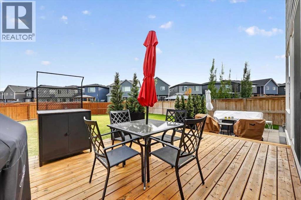 32 Cranbrook Bay SE