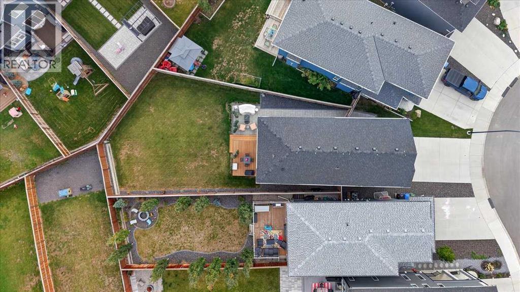 32 Cranbrook Bay SE