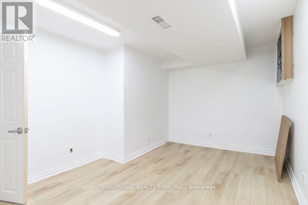 582 South Service Road, Mississauga, Ontario  L5G 2S6 - Photo 27 - W14083552