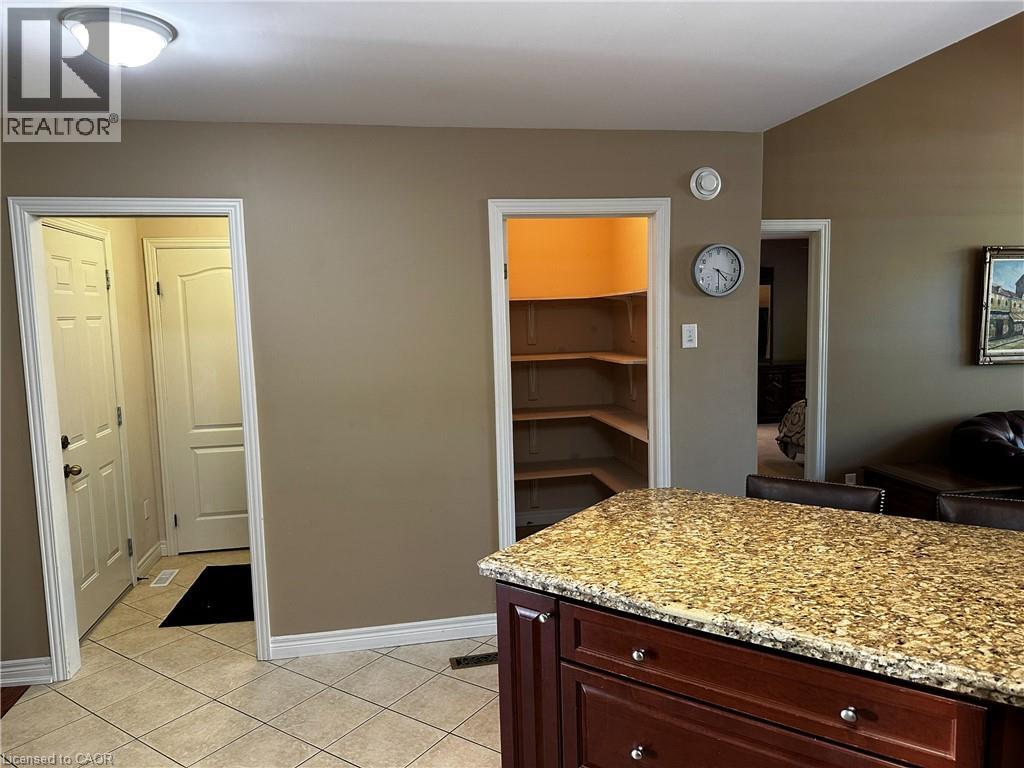 11 Carmichael Trail, Ancaster, Ontario  L9K 0A1 - Photo 13 - 40866664