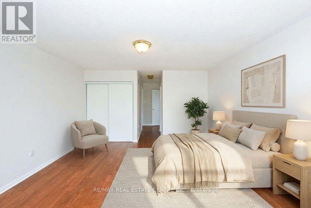 5989 Sidmouth Street, Mississauga, Ontario  L5V 2Z5 - Photo 37 - W13811534