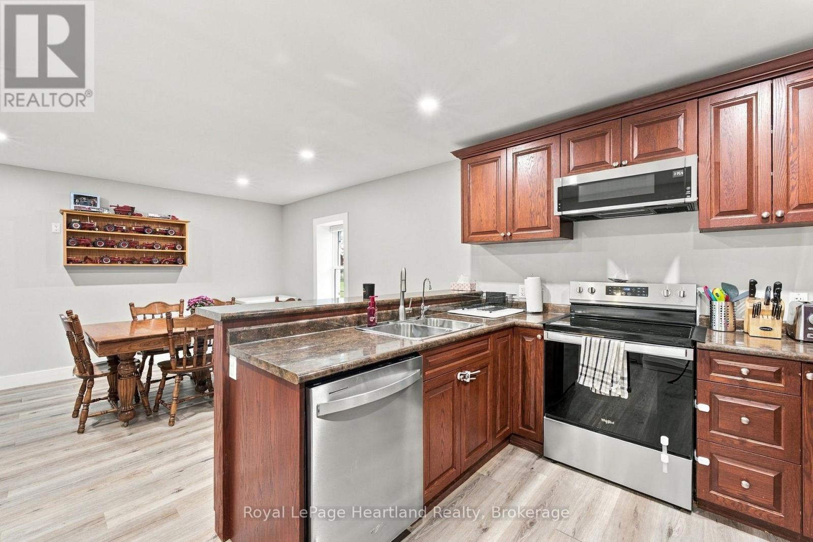 37579 Kippen Road, Bluewater, Ontario  N0M 2T0 - Photo 18 - X14092022
