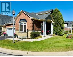 11 CARMICHAEL Trail, Ancaster, Ontario