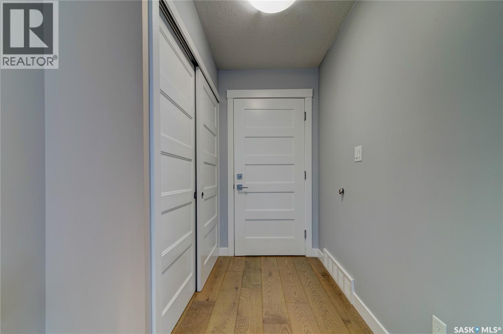 301 2300 Broad Street, Regina, Saskatchewan  S4P 1Y8 - Photo 3 - SK051398
