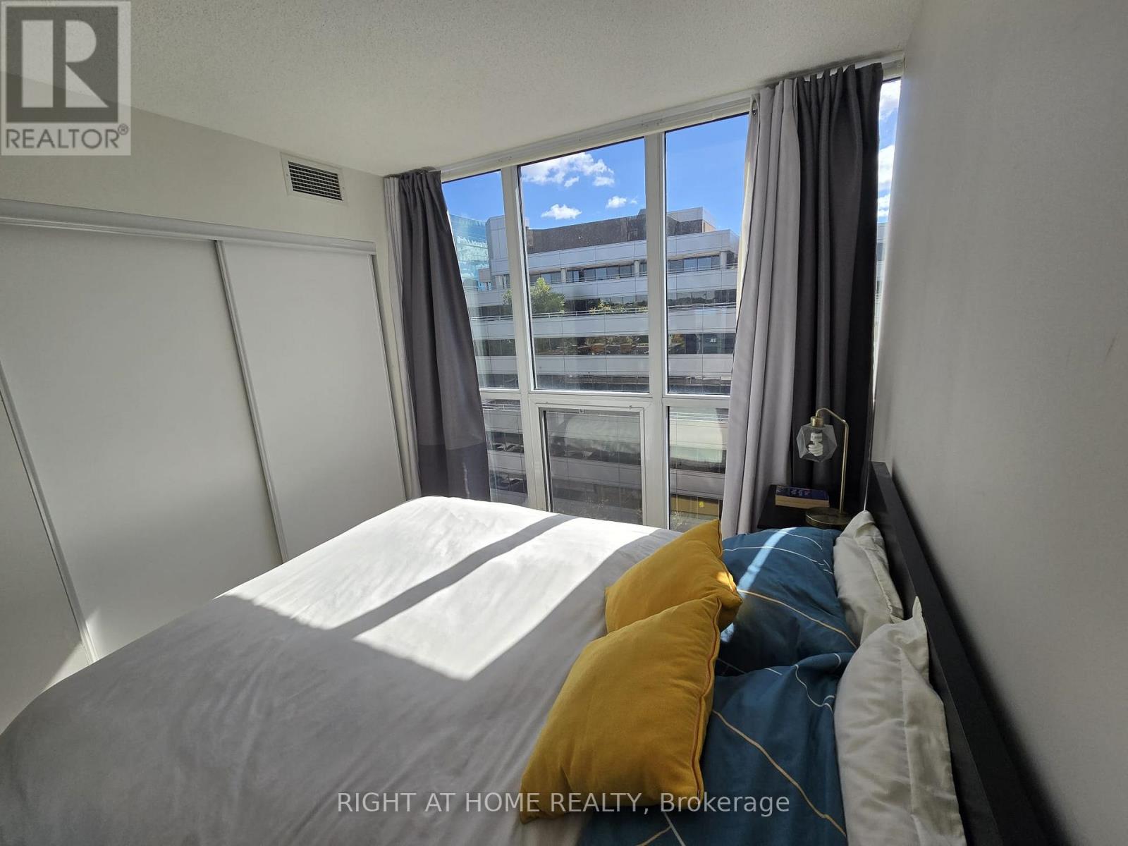 704 - 88 Sheppard Avenue E, Toronto, Ontario  M2N 0G9 - Photo 10 - C14092060