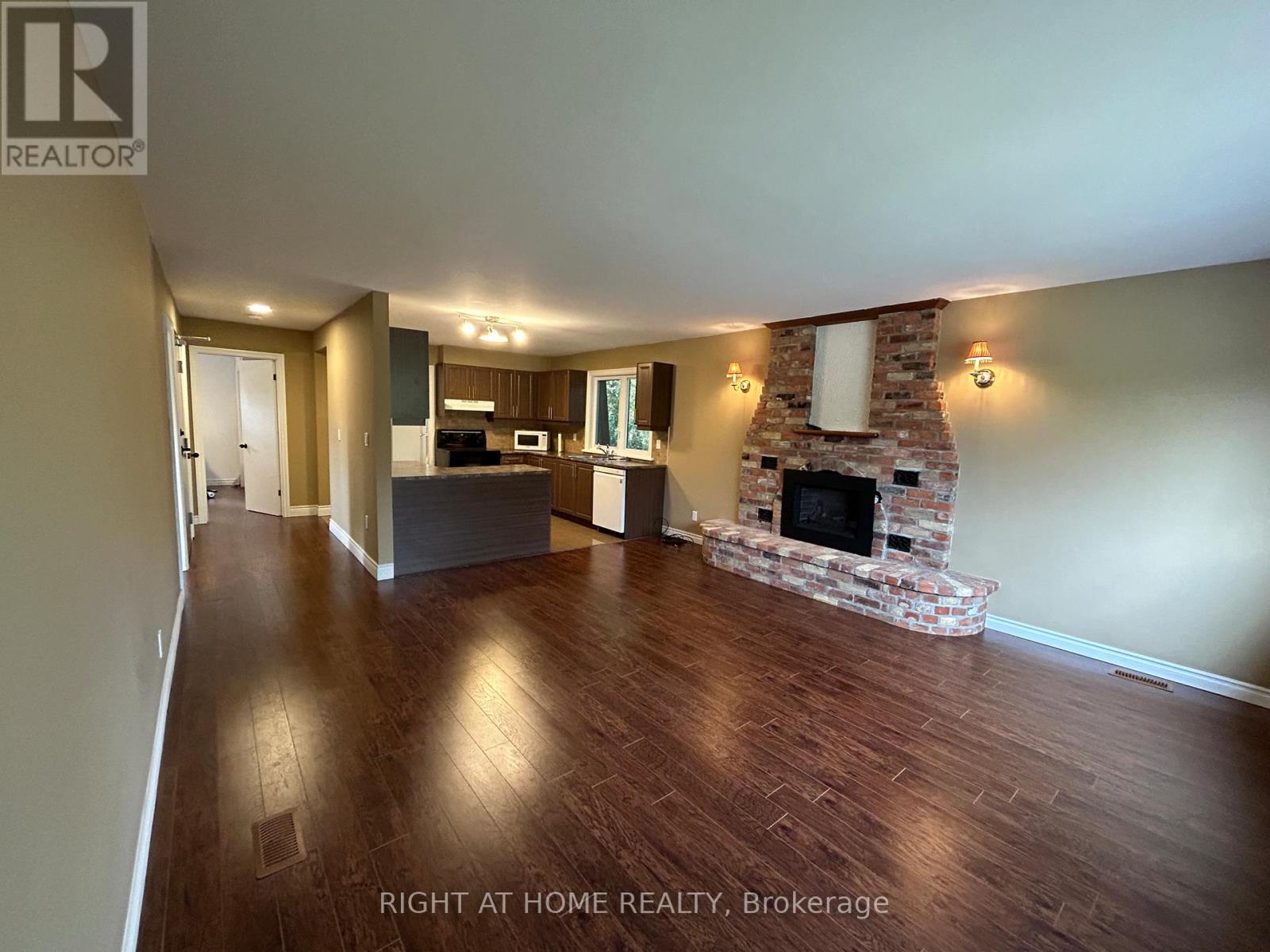 UPPER LEVEL - 36 AURORA HEIGHTS DRIVE, Aurora, Ontario