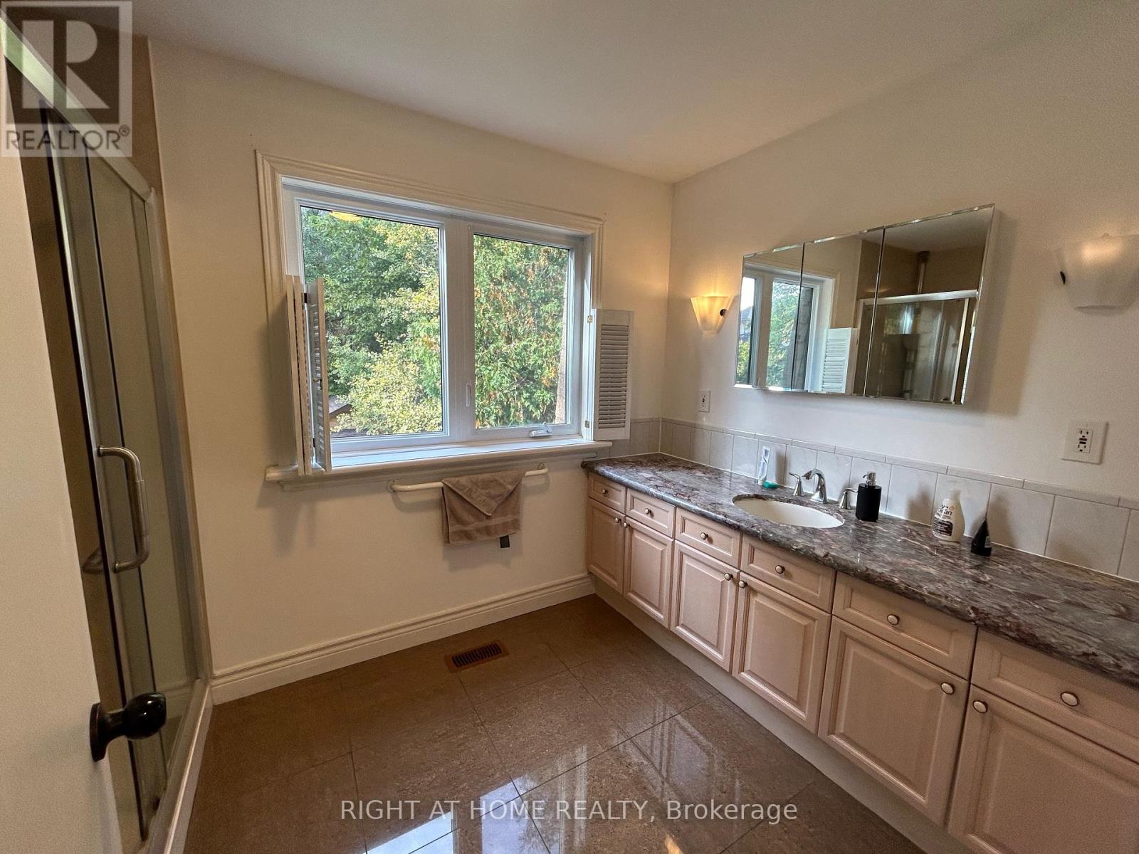 Upper Level - 36 Aurora Heights Drive, Aurora, Ontario  L4G 2W7 - Photo 10 - N14092056