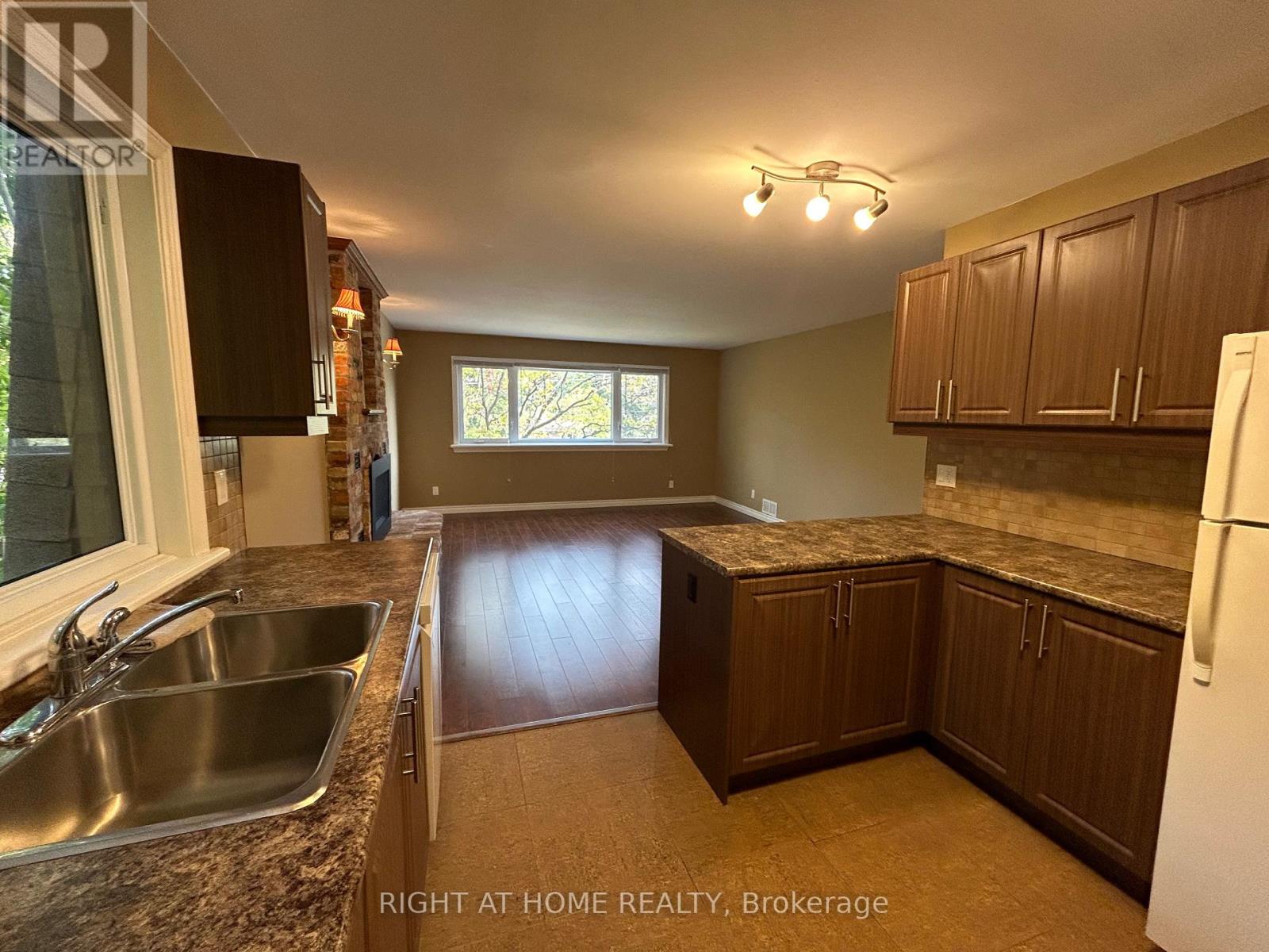 Upper Level - 36 Aurora Heights Drive, Aurora, Ontario  L4G 2W7 - Photo 4 - N14092056