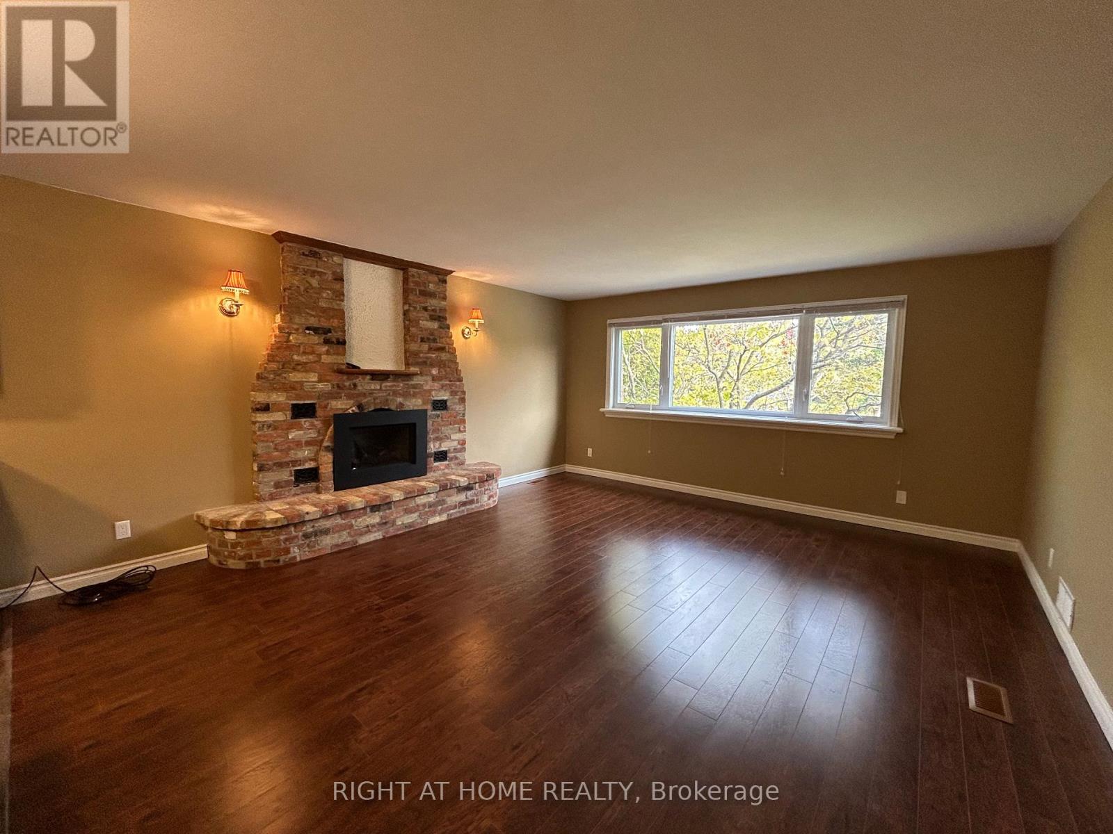 Upper Level - 36 Aurora Heights Drive, Aurora, Ontario  L4G 2W7 - Photo 5 - N14092056