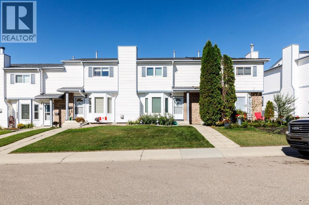 67 Elwell Close, Red Deer, Alberta  T4R 2E2 - Photo 3 - A2351491