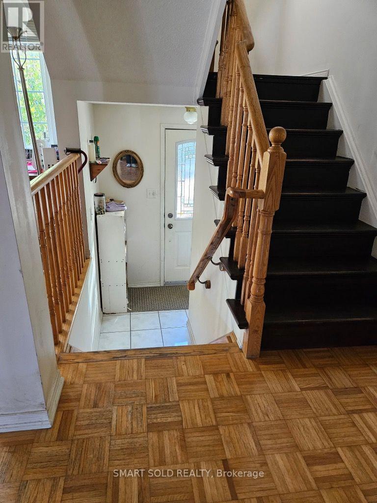 76 Viella Street, Toronto, Ontario  M6N 5C8 - Photo 13 - W13802862