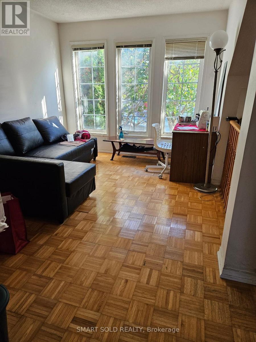 76 Viella Street, Toronto, Ontario  M6N 5C8 - Photo 11 - W13802862