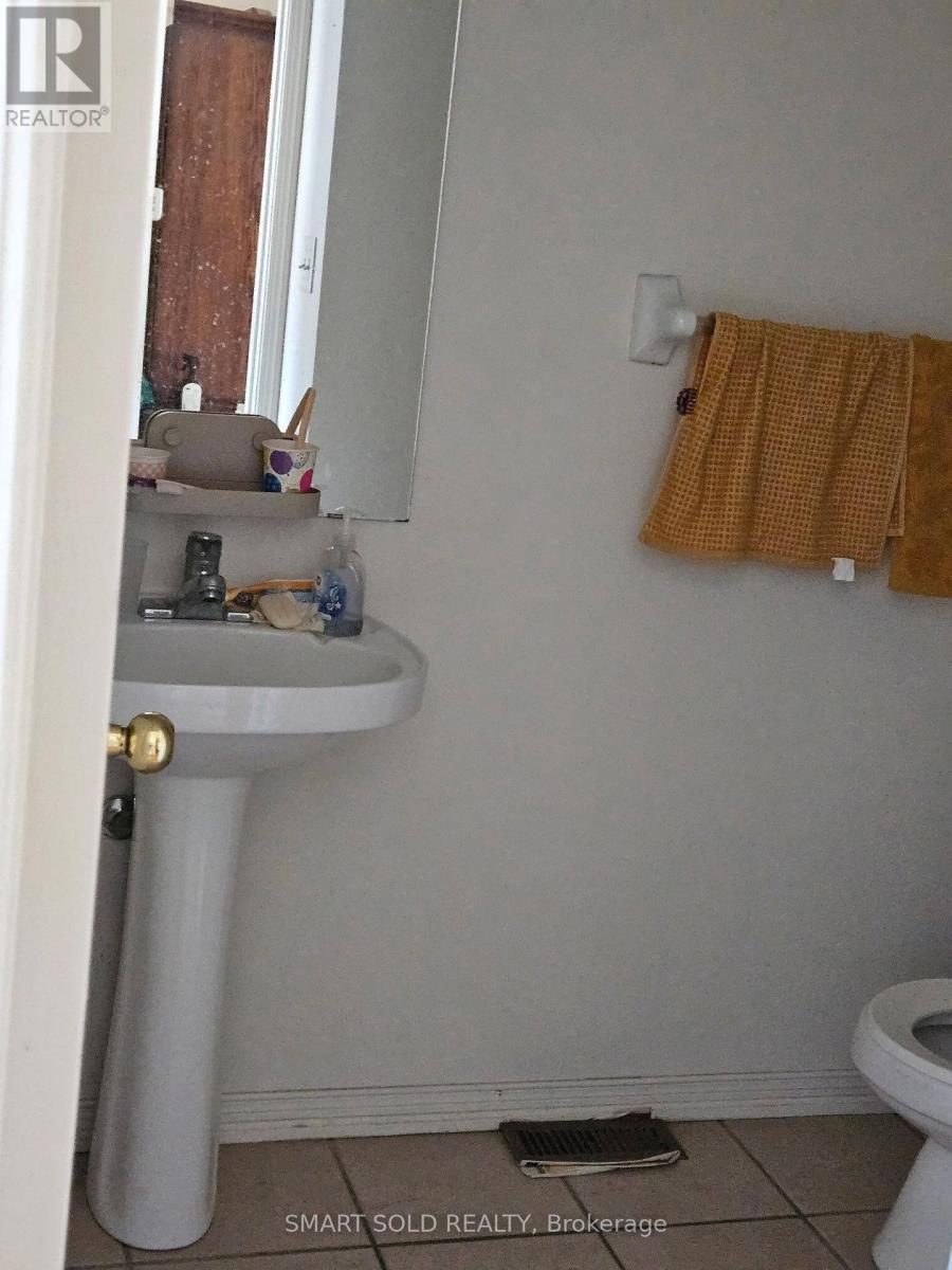 76 Viella Street, Toronto, Ontario  M6N 5C8 - Photo 15 - W13802862