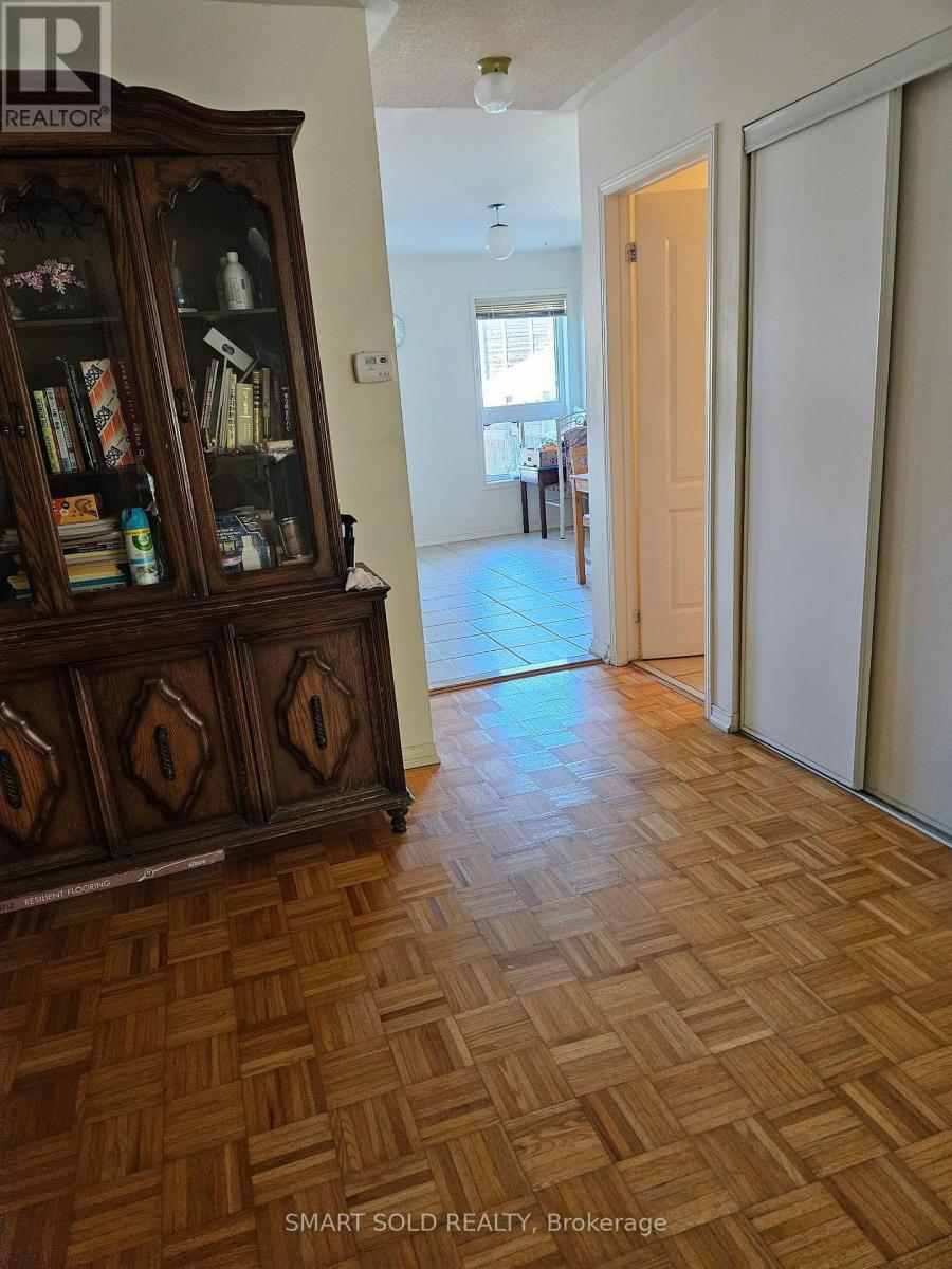 76 Viella Street, Toronto, Ontario  M6N 5C8 - Photo 17 - W13802862