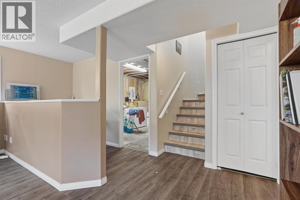 246 Fairmont Boulevard S
