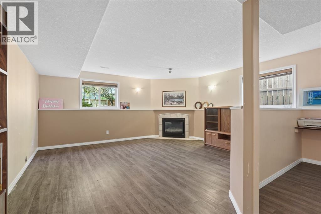 246 Fairmont Boulevard S