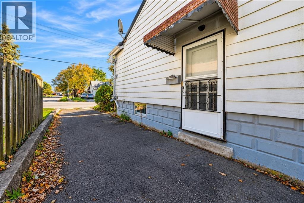 808 Southworth Street S, Welland, Ontario  L3B 2A4 - Photo 5 - 40872225