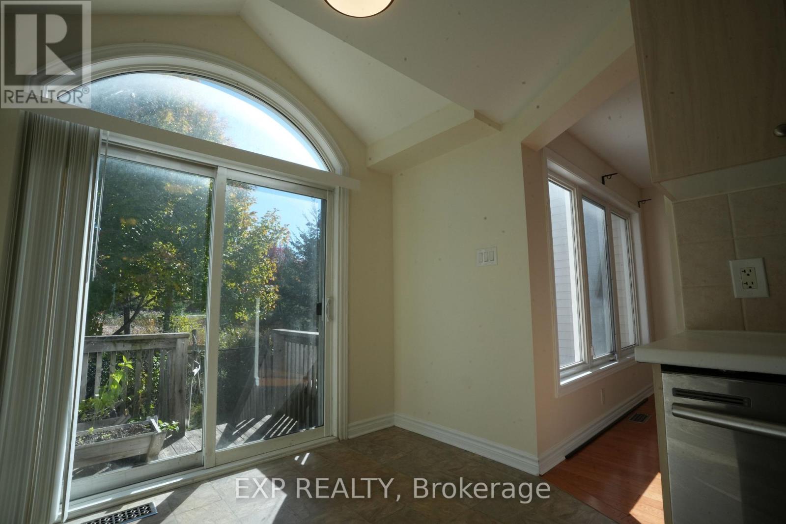 338 Forestbrook Street, Ottawa, Ontario  K2K 0B8 - Photo 14 - X14091544