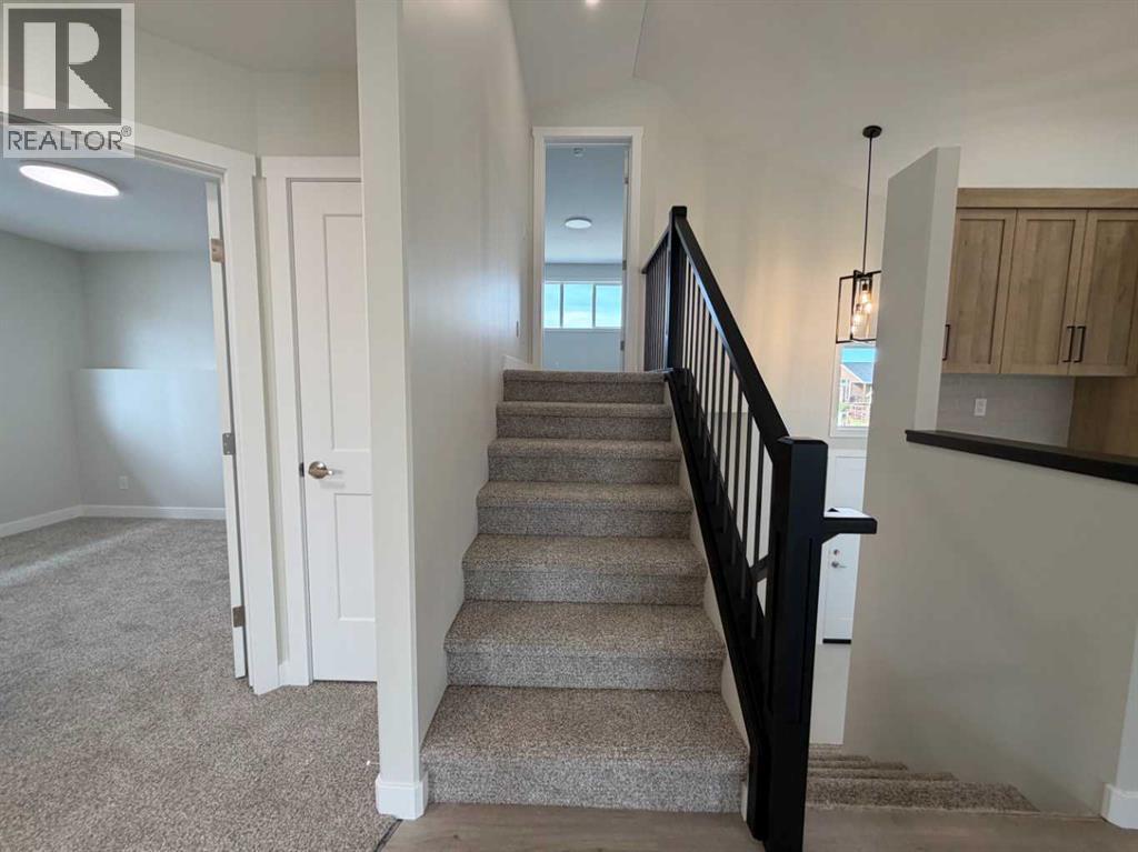 25 Thatcher Avenue