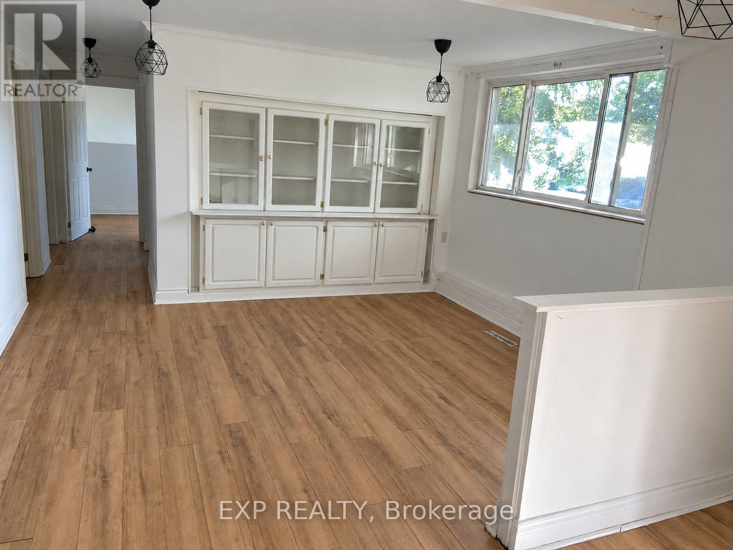 210 South Service Road, Mississauga (Mineola), Ontario  L5G 2S1 - Photo 4 - W14092084