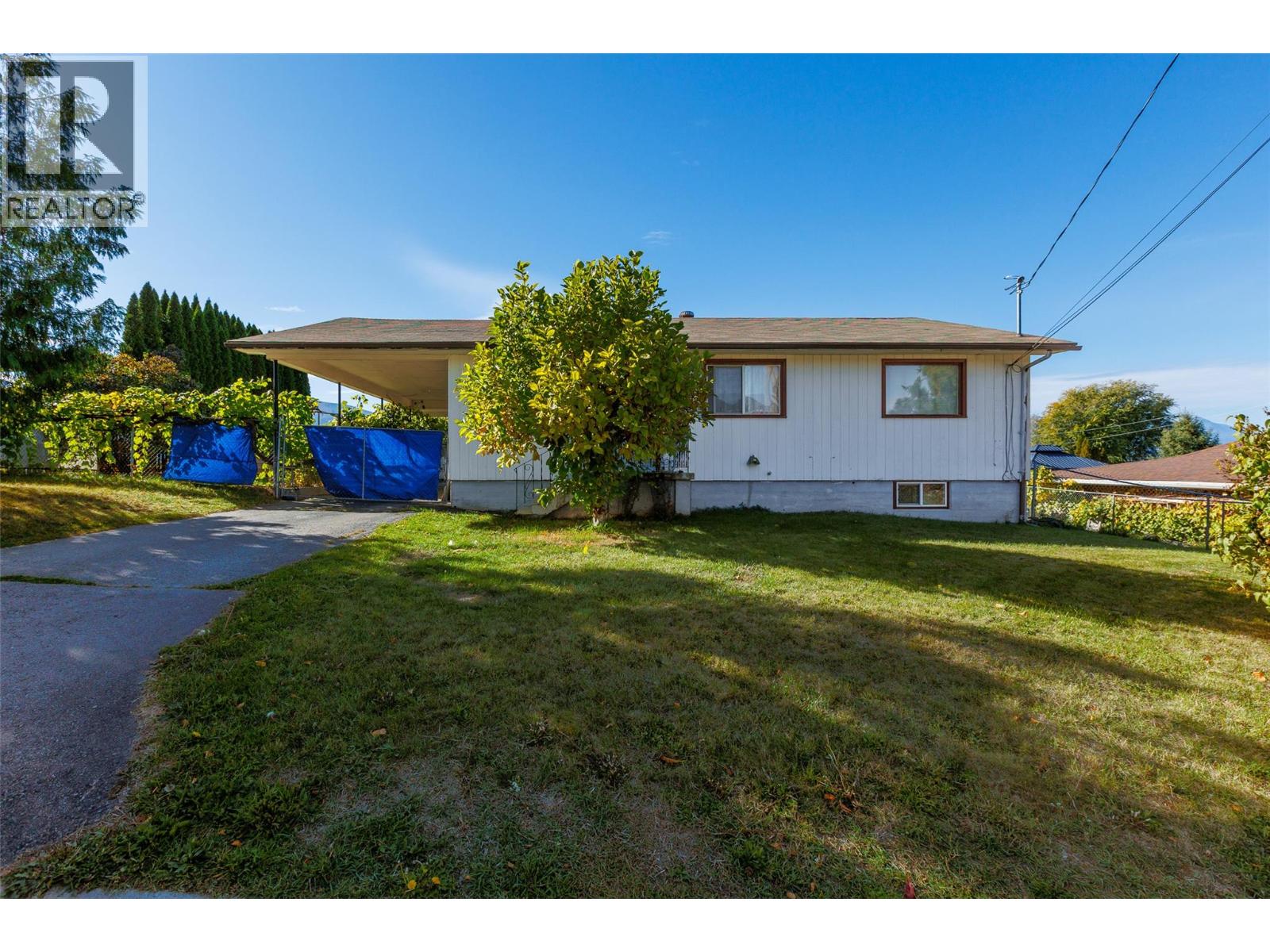 417 10th Avenue S Creston British Columbia Canada V0B1G3 2
