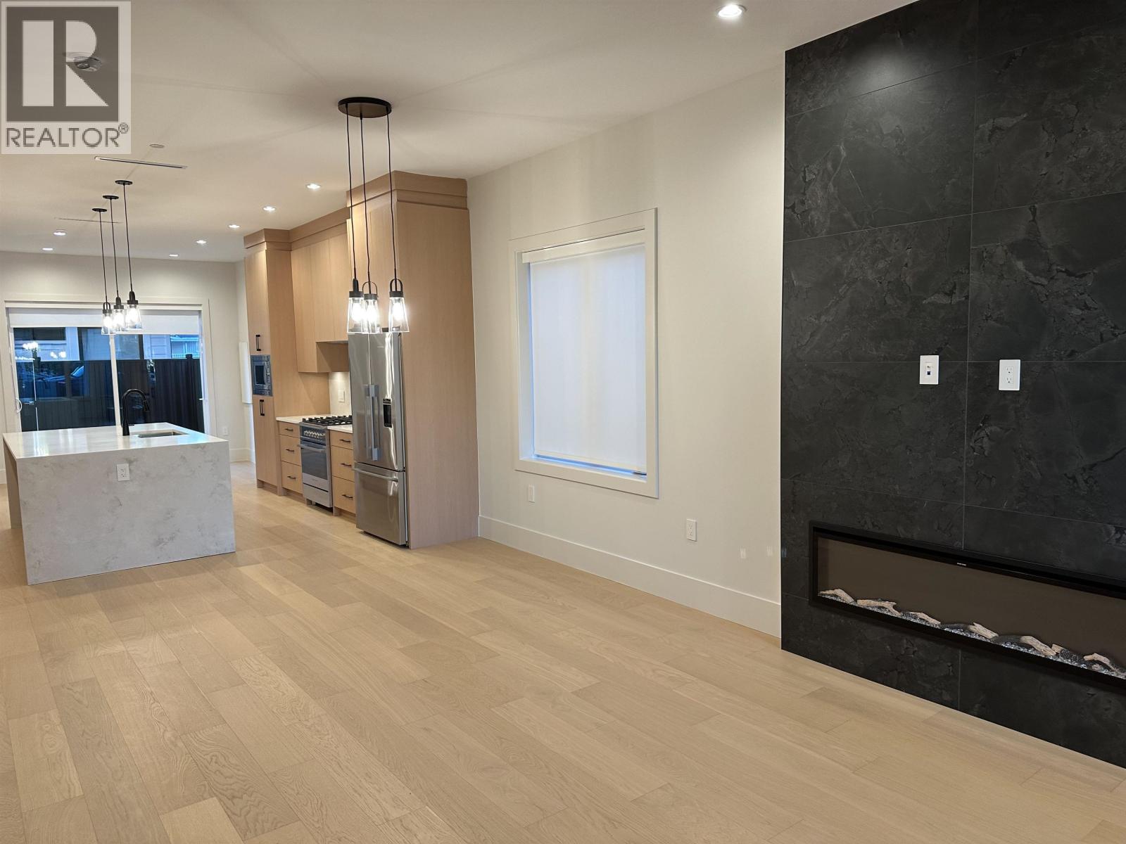 1 6991 Kerr Street, Vancouver, British Columbia  V5X 2B3 - Photo 3 - R3174228