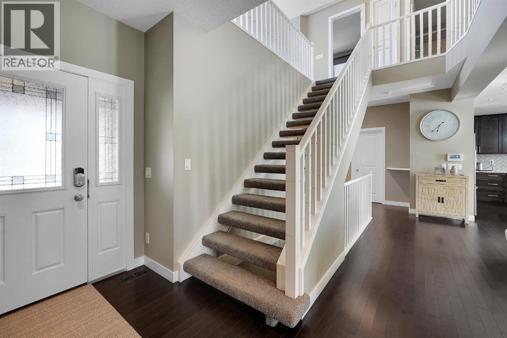 222 Bayside Loop Sw, Airdrie, Alberta  T4B 3E5 - Photo 2 - A2350211