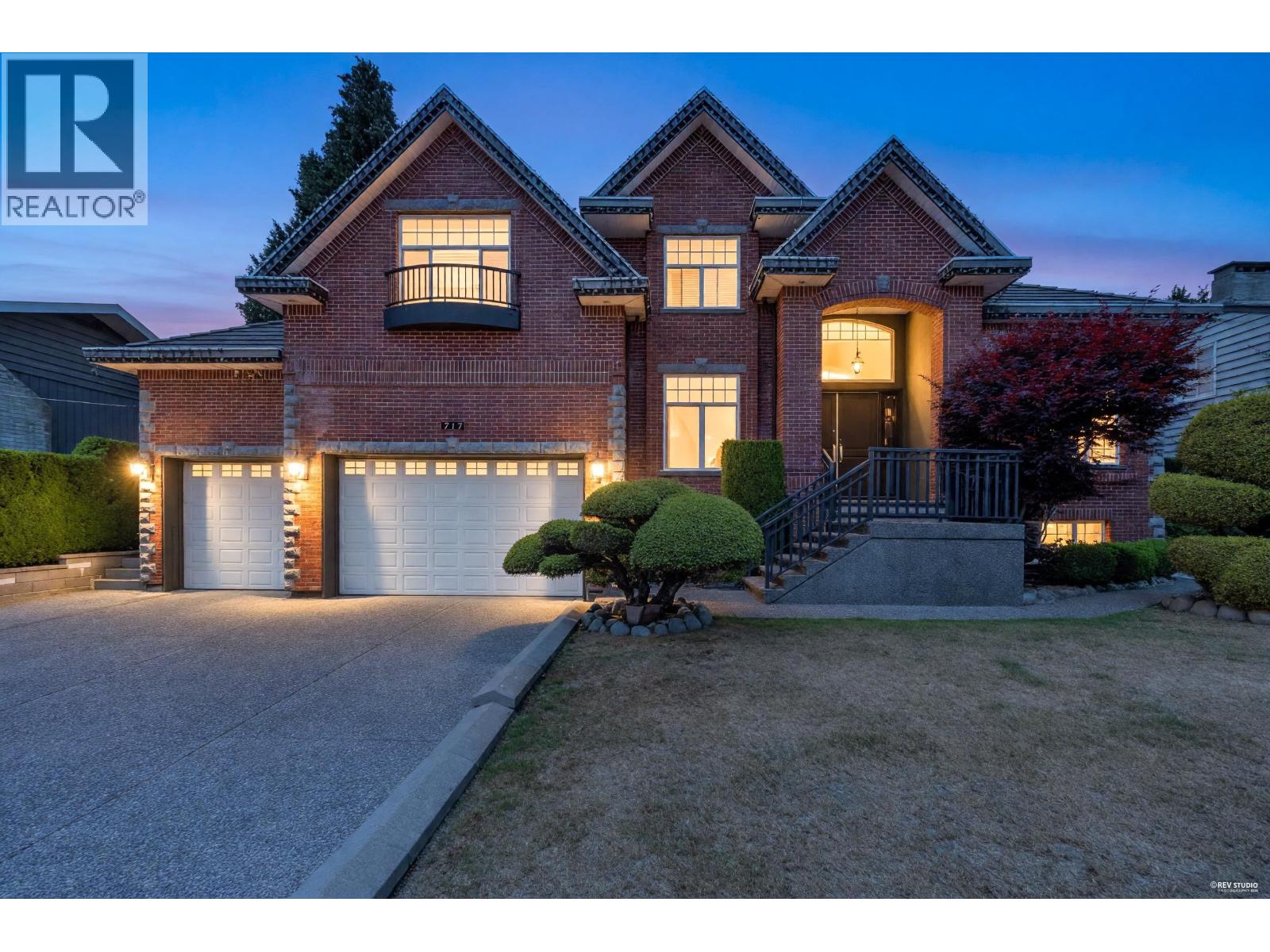 717 SHAW AVENUE, Coquitlam, British Columbia
