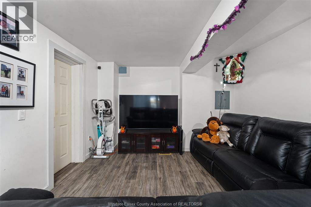 23 Askew Street, Leamington, Ontario  N8H 1X4 - Photo 7 - 26025035