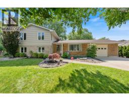 1121 ARLINGTON COURT, Sarnia, Ontario
