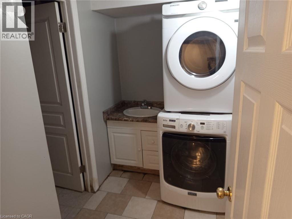 123 Mooregate Crescent, Kitchener, Ontario  N2M 2E9 - Photo 17 - 40872259