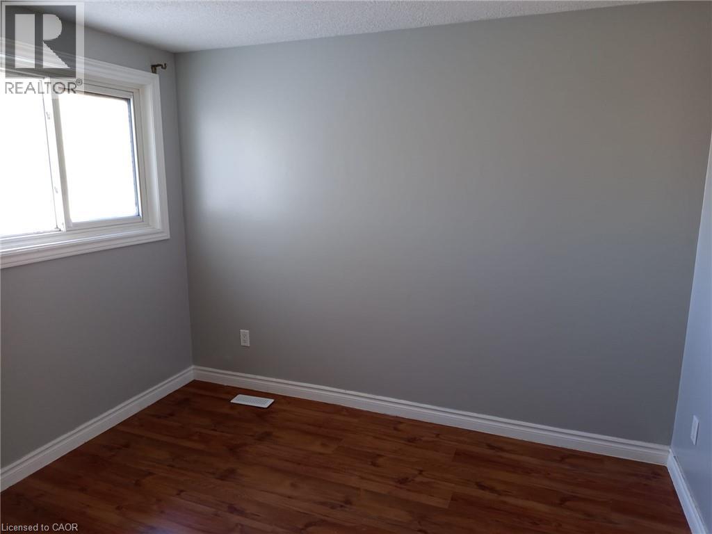 123 Mooregate Crescent, Kitchener, Ontario  N2M 2E9 - Photo 5 - 40872259