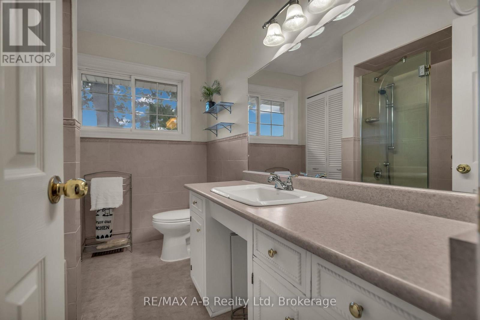 1554 Sunnycove Drive, Mississauga, Ontario  L4X 1B5 - Photo 16 - W14092130